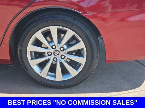 Used 2017 Toyota Camry XLE FWD image 35