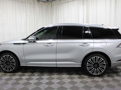 Used 2021 Lincoln Aviator Black Label w/ Class IV Trailer Tow Package image 36