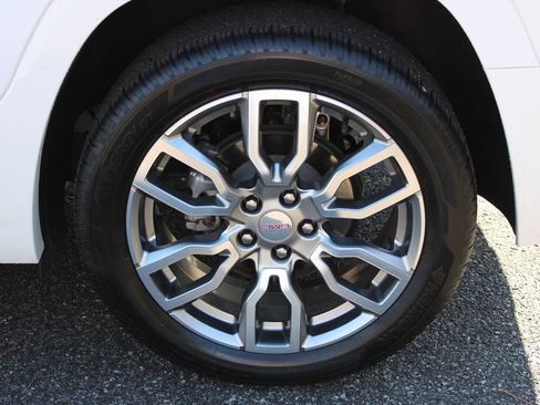 Used 2022 GMC Terrain Denali w/ Denali Premium Package image 37