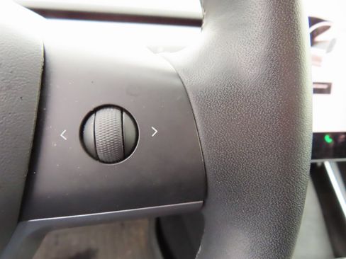 Used 2020 Tesla Model 3 Long Range image 18