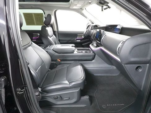 Certified 2025 Ford Expedition Platinum AWD/4WD image 35