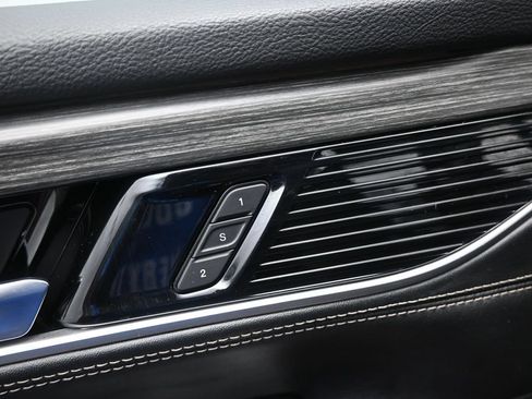 Used 2024 Jeep Wagoneer Series II AWD/4WD image 24