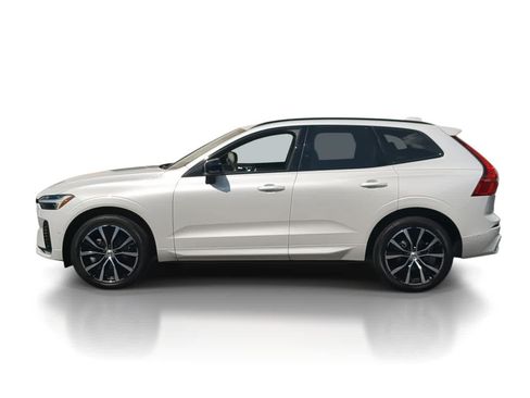 Used 2025 Volvo XC60 B5 Plus w/ Protection Package Premier AWD/4WD image 5