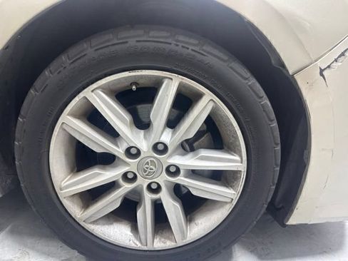 Used 2015 Toyota Avalon XLE FWD image 4