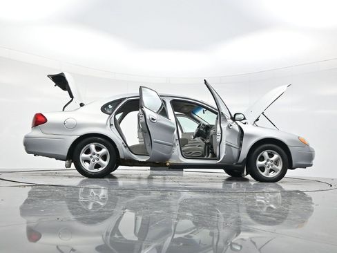 Used 2002 Ford Taurus SE image 50