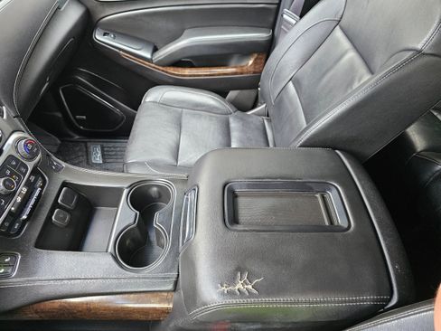 Used 2016 Chevrolet Suburban LT AWD/4WD image 13