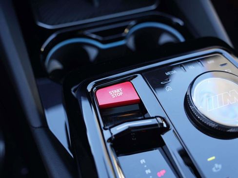 Used 2025 BMW M5 Touring image 16