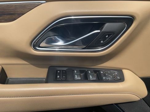 Used 2023 Chevrolet Tahoe Premier w/ Premium Package AWD/4WD image 11