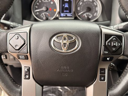 Used 2022 Toyota Tacoma SR5 RWD image 43