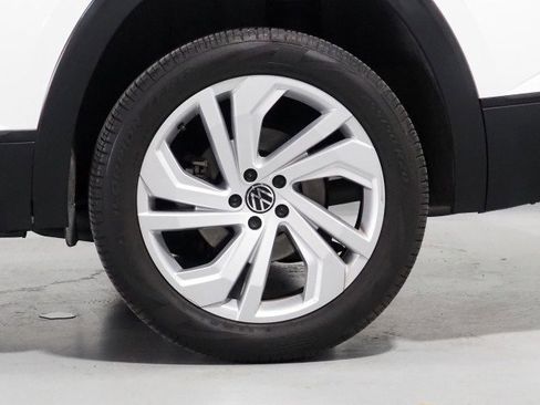 Used 2023 Volkswagen Atlas SE w/ Technology Package image 44