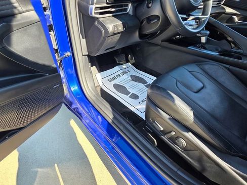 Used 2023 Hyundai Elantra Limited image 22