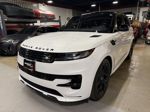 Used 2023 Land Rover Range Rover Sport SE Dynamic image 12