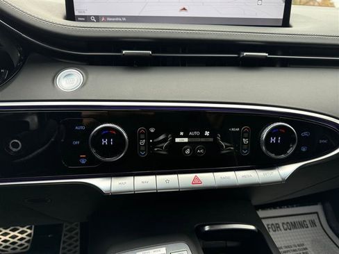 Used 2024 Genesis GV70 2.5T w/ Sport Prestige Package image 22