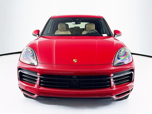 Used 2021 Porsche Cayenne AWD/4WD image 2