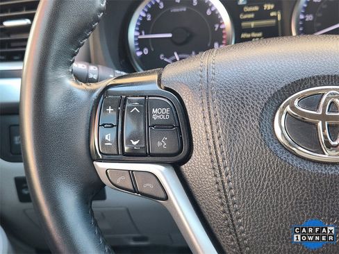 Used 2019 Toyota Highlander LE image 29
