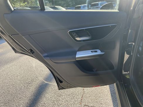 Certified 2025 Mercedes-Benz GLC 300 4MATIC image 39