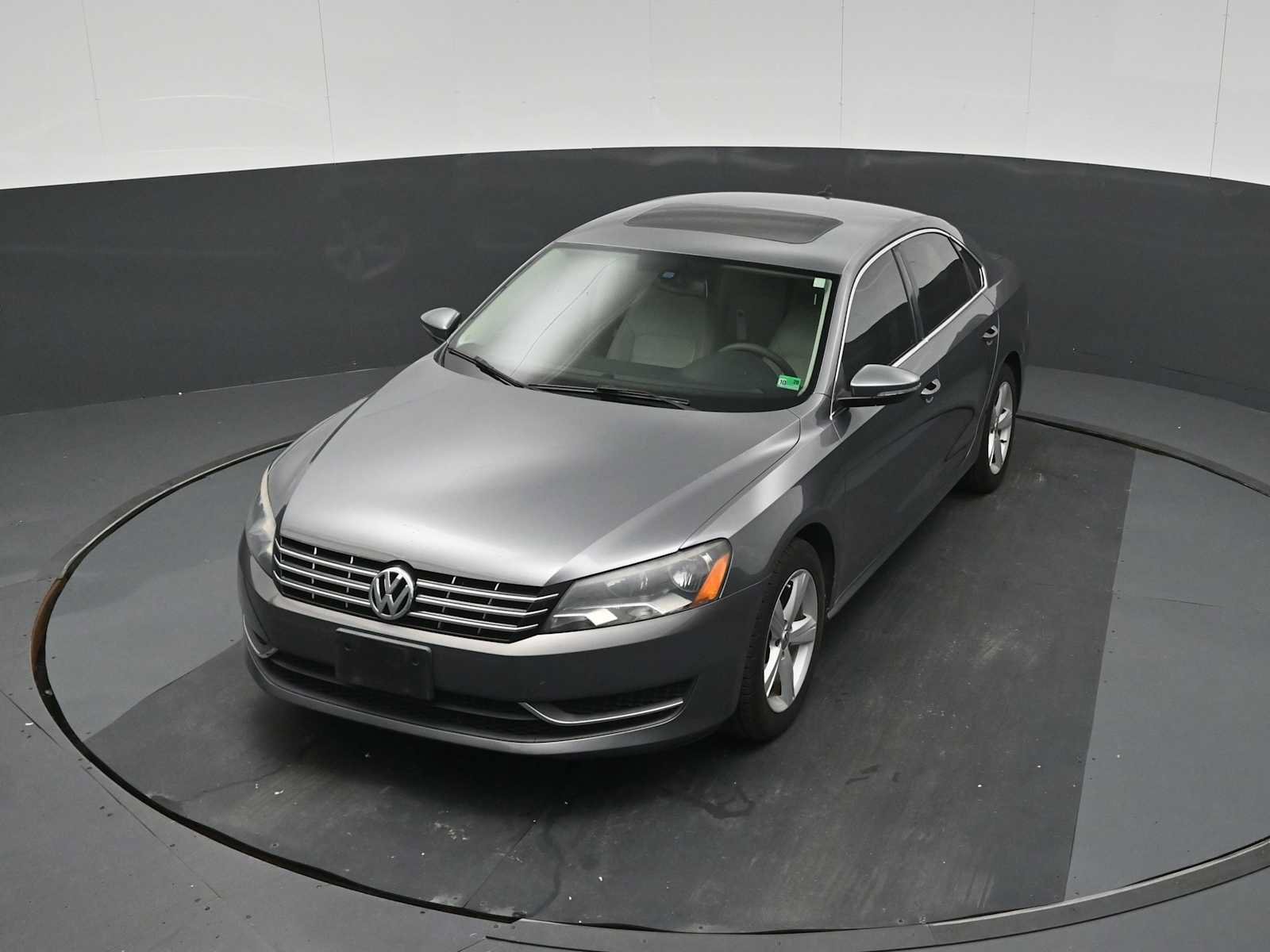 Used 2012 Volkswagen Passat TDI SE FWD image 20