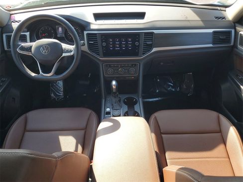 Used 2021 Volkswagen Atlas SE w/ Towing Package image 15