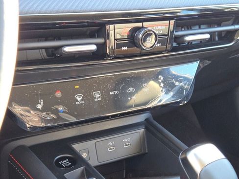 New 2026 Nissan Kicks SR w/ Cold Weather Package image 27