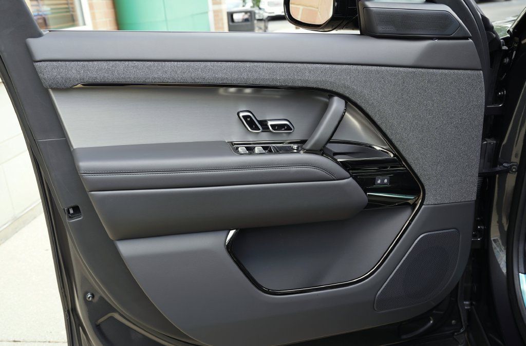 New 2026 Land Rover Range Rover Sport SE AWD/4WD image 10
