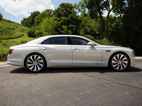 New 2026 Bentley Flying Spur Plug-In Hybrid AWD/4WD image 13