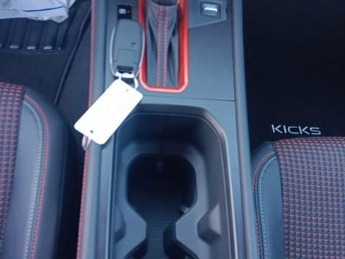 New 2026 Nissan Kicks SR image 17