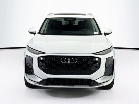 Used 2026 Audi Q3 quattro 2.0T w/ Driver Assistance Package AWD/4WD image 2