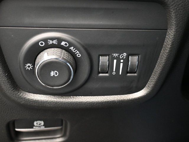 Used 2023 Jeep Grand Cherokee L Limited AWD/4WD image 23