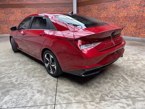 Used 2023 Hyundai Elantra Limited w/ Preferred Accessory Package image 3