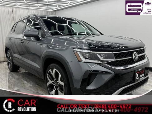 Used 2022 Volkswagen Taos SEL w/ Panoramic Sunroof Package image 1