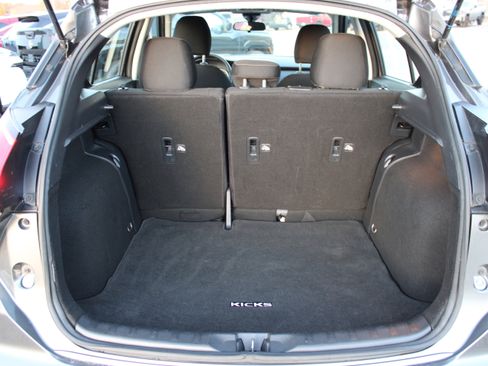 Used 2021 Nissan Kicks S image 5