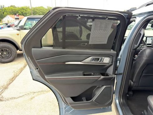Used 2025 Ford Explorer ST AWD/4WD image 19