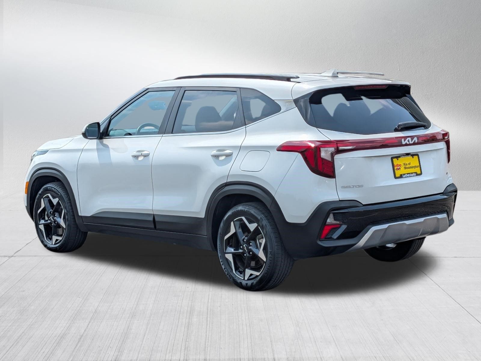 Used 2024 Kia Seltos EX AWD/4WD image 5