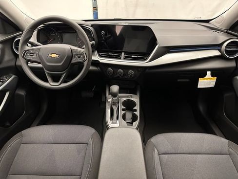 New 2026 Chevrolet Trax LS w/ LS Convenience Package FWD image 7