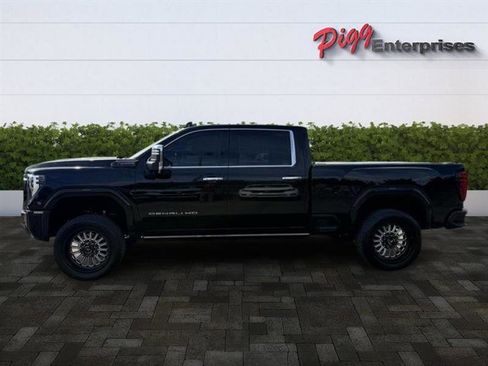 Used 2024 GMC Sierra 2500 Denali Ultimate image 3