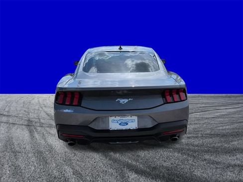 Certified 2025 Ford Mustang Coupe RWD image 5