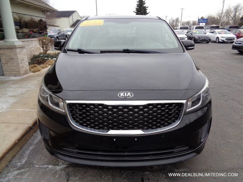 Used 2017 Kia Sedona LX w/ LX Essentials Premium Package image 25