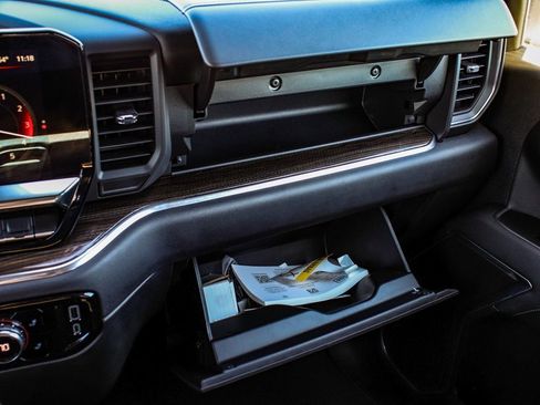 Used 2024 GMC Sierra 1500 Elevation image 18