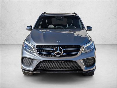 Used 2019 Mercedes-Benz GLE 400 4MATIC w/ Premium 2 Package image 2