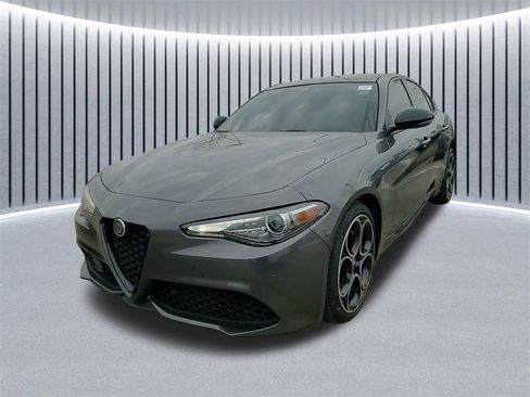 Used 2023 Alfa Romeo Giulia Veloce image 18