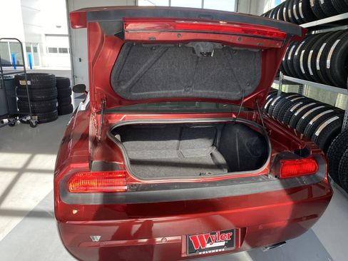 Used 2014 Dodge Challenger R/T image 7