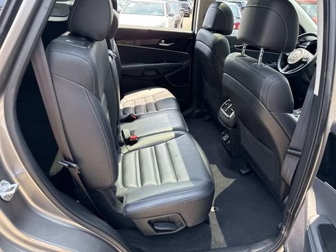 Used 2017 Kia Sorento SX FWD image 10