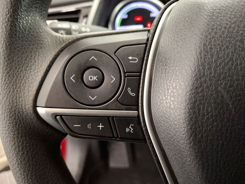 Certified 2022 Toyota Camry LE image 17