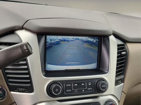 Used 2019 GMC Yukon SLT w/ Premium Edition AWD/4WD image 16