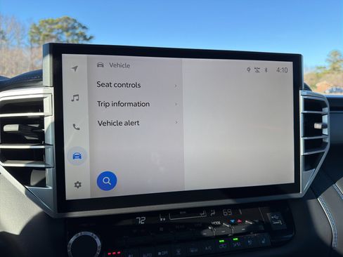 Used 2025 Toyota Sequoia Platinum image 11