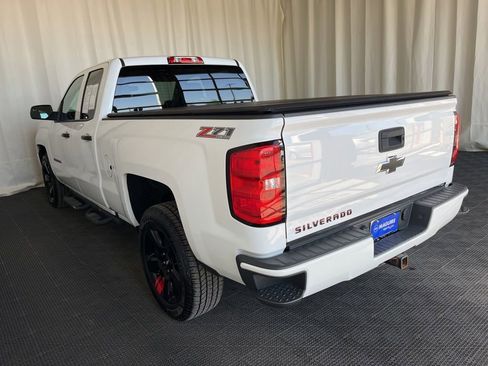 Used 2017 Chevrolet Silverado 1500 LT w/ Redline Edition AWD/4WD image 23
