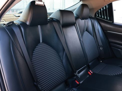 Used 2018 Toyota Camry SE w/ Audio Package image 19