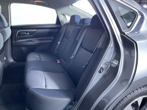 Used 2017 Nissan Altima 2.5 SR w/ LED Appearance Package image 21