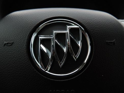 Used 2018 Buick Enclave Essence FWD image 27
