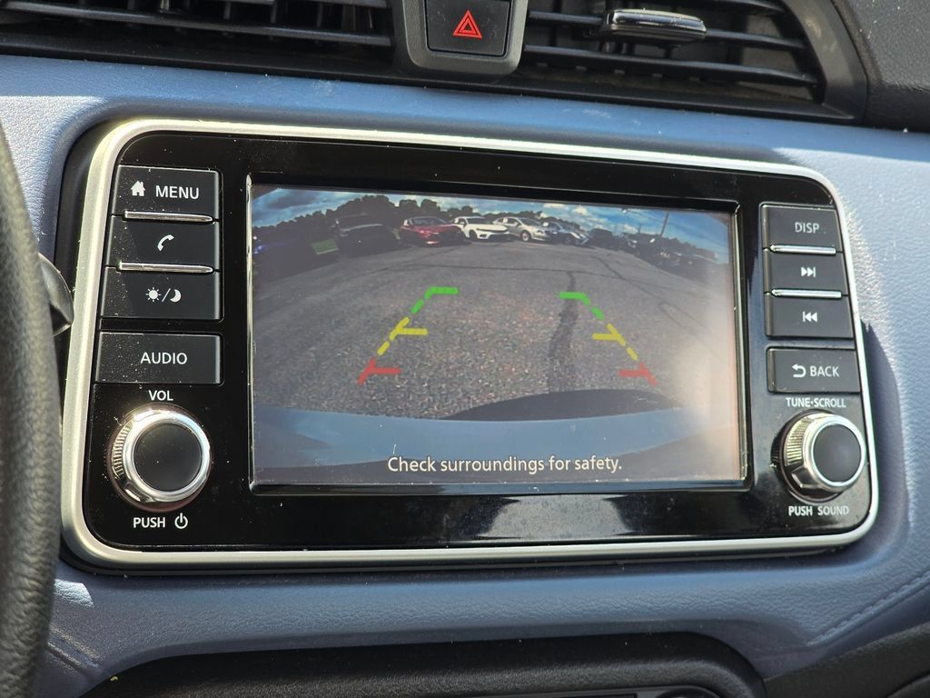 Used 2023 Nissan Versa SV FWD image 5